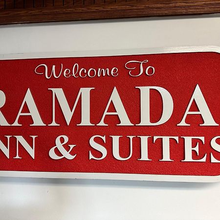 Ramada by Wyndham Saginaw Hotel&Suites Bagian luar foto