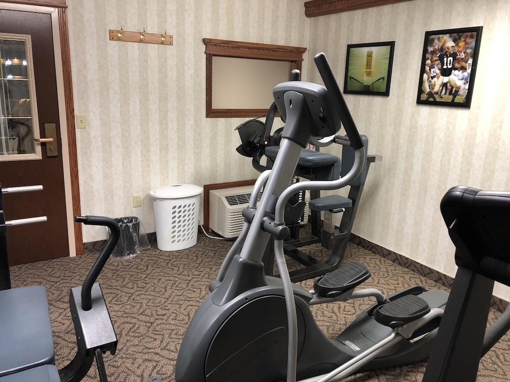 Ramada by Wyndham Saginaw Hotel&Suites Bagian luar foto