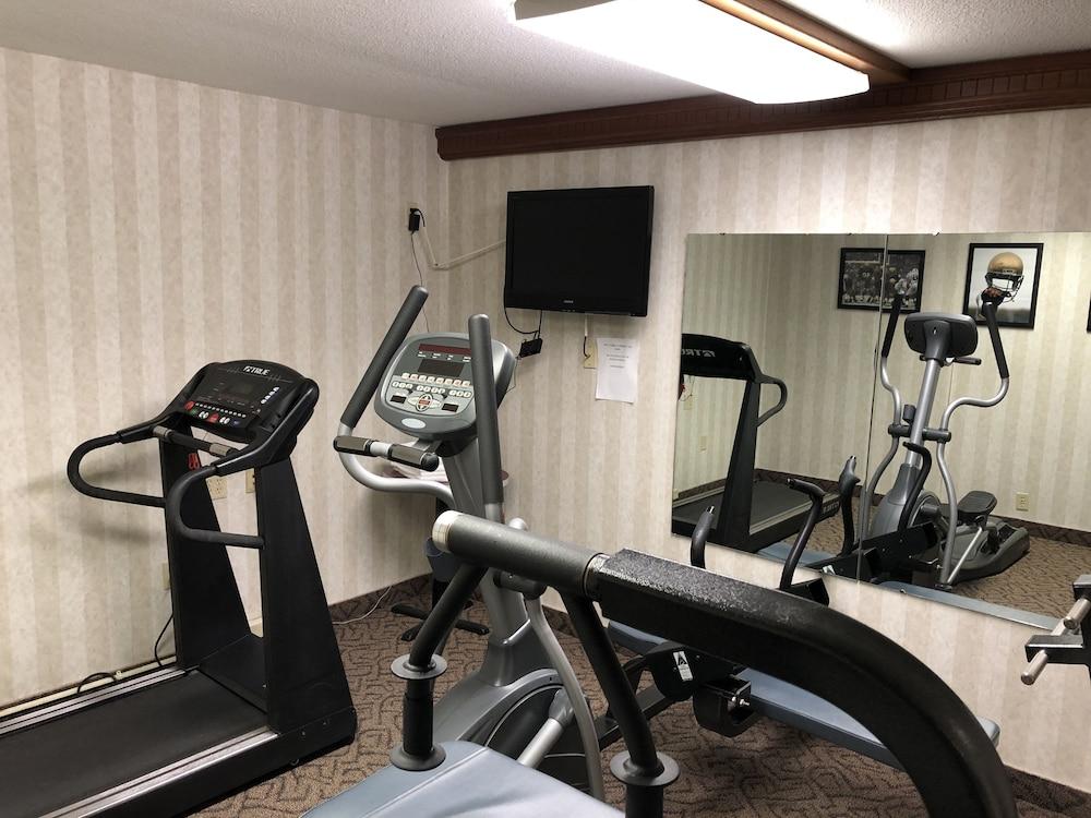 Ramada by Wyndham Saginaw Hotel&Suites Bagian luar foto